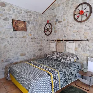 Hébergement de vacances Lou Caladou En Pierre Avec Bain A Remous, Vallon-Pont-dʼArc